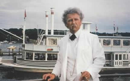 Mark Twain crop.jpg